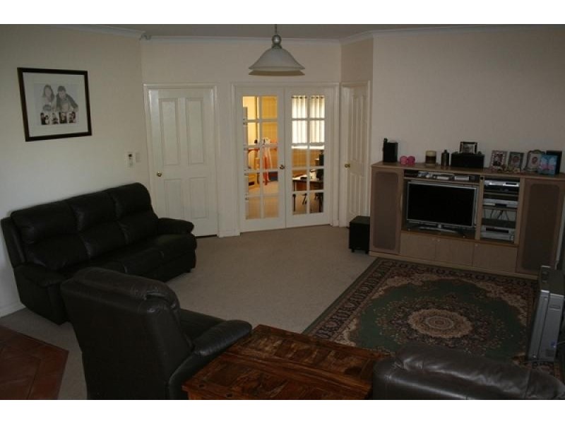 38 a Rosenberg Cr, Lamington WA 6430