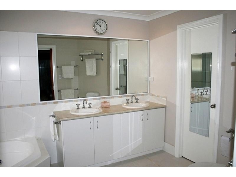 16 Henneker Drive, Kalgoorlie WA 6430