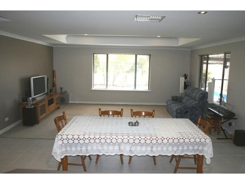 16 Henneker Drive, Kalgoorlie WA 6430