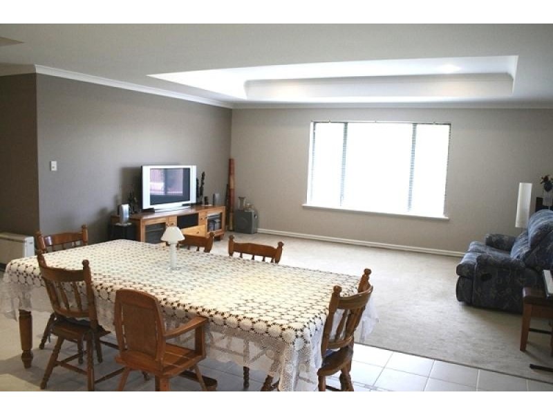 16 Henneker Drive, Kalgoorlie WA 6430