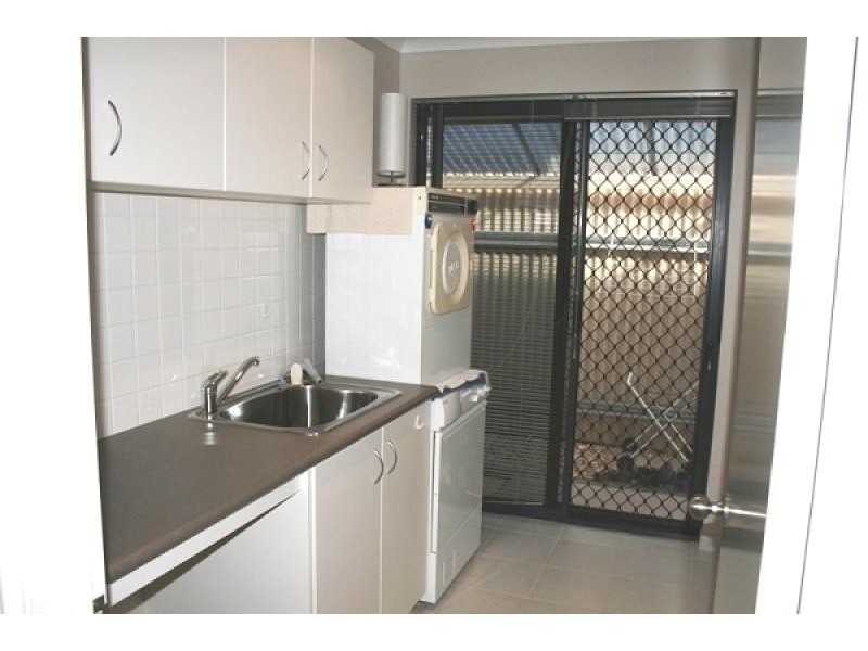 16 Henneker Drive, Kalgoorlie WA 6430