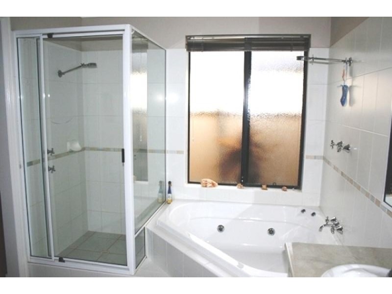 16 Henneker Drive, Kalgoorlie WA 6430