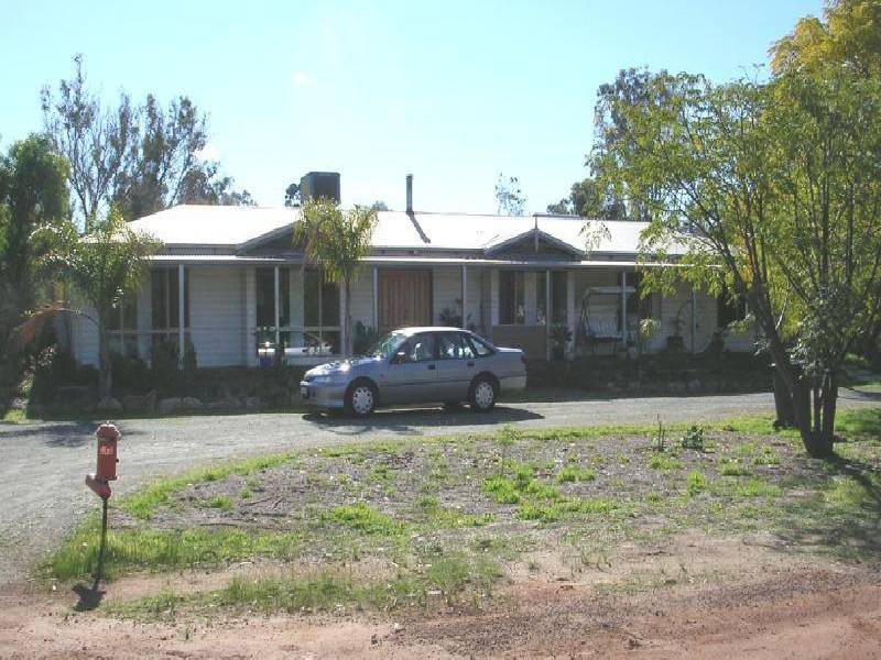 2 WALKER STREET, Narrogin WA 6312