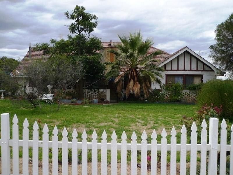 72 Clayton Road, Narrogin WA 6312