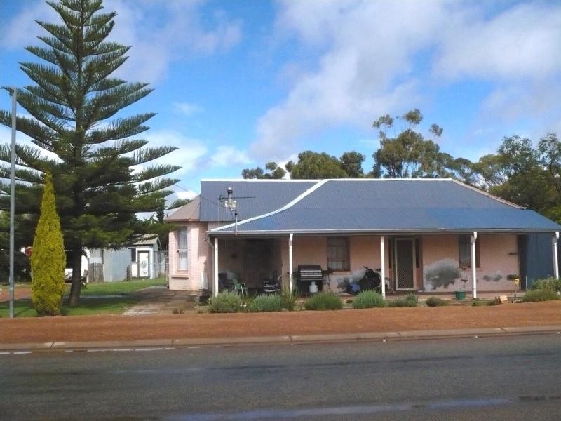 8 Federal Street, Narrogin WA 6312