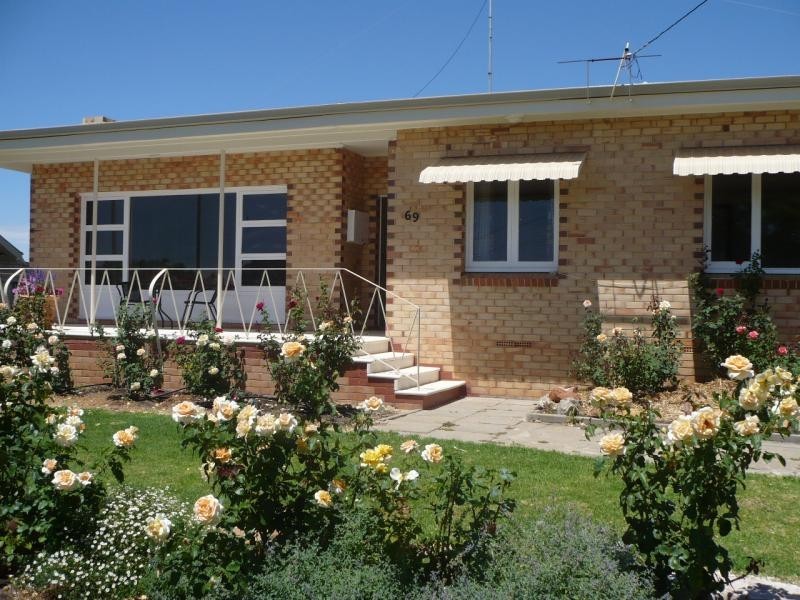 69 Williams Road, Narrogin WA 6312