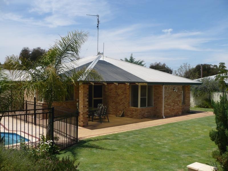 2 Parry Court, Narrogin WA 6312