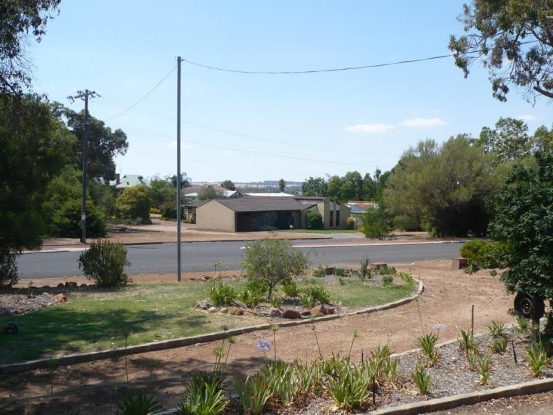 81 Furnival Street, Narrogin WA 6312