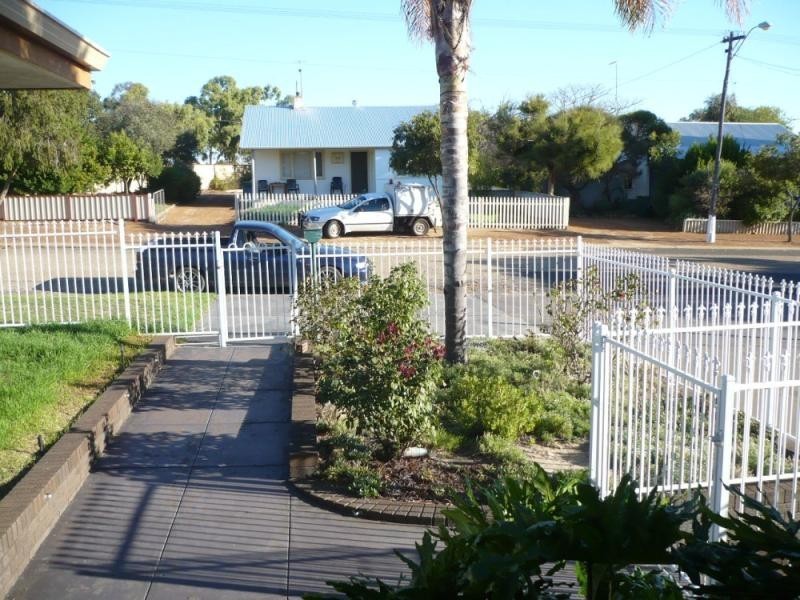 37 Fox Street, Narrogin WA 6312