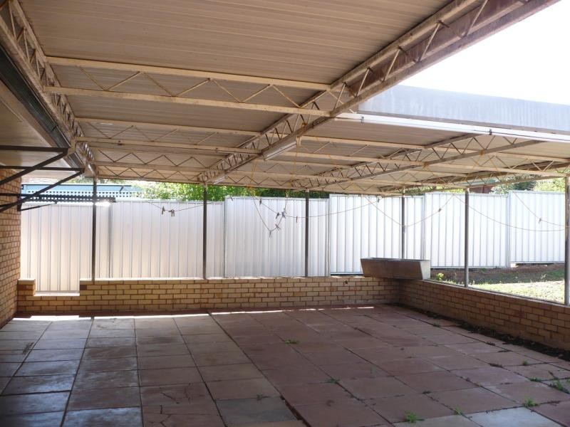 11 Burns, Narrogin WA 6312