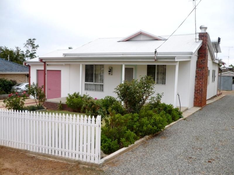65 Grant Street, Narrogin WA 6312