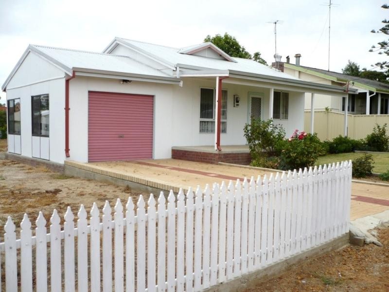 65 Grant Street, Narrogin WA 6312