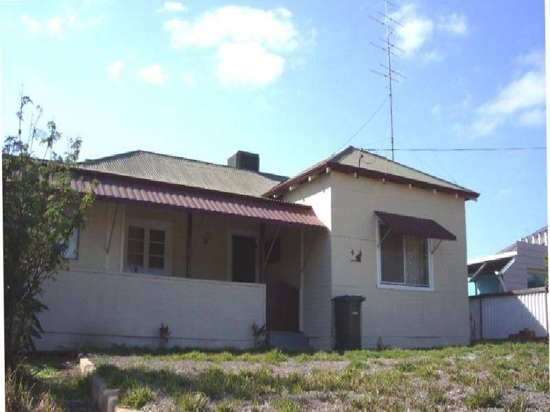 4 LEAKE STREET, Northam WA 6401