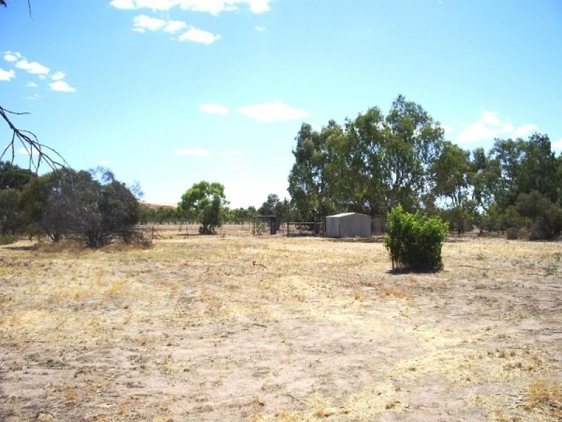 138 Robinson Street, Spencers Brook WA 6401