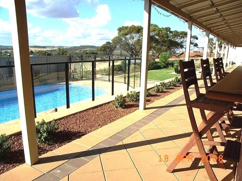 7 Loton Drive, Northam WA 6401