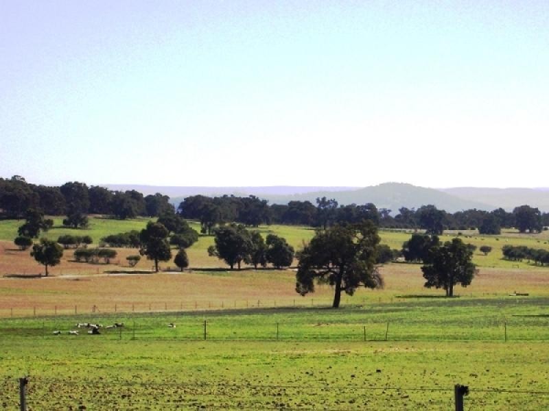 307 Jilyading Drive, Northam WA 6401