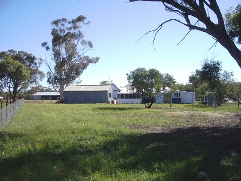 70 Robert Road, Goomalling WA 6460