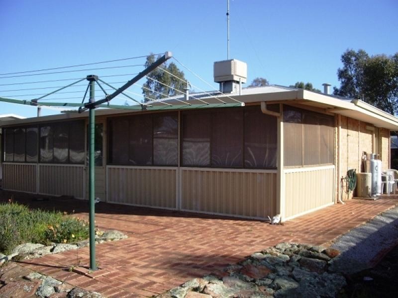 9 Nicholson Street, Northam WA 6401