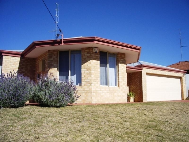 118 Throssell, Northam WA 6401