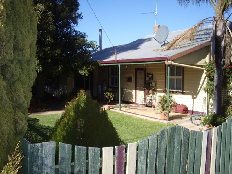 17 Grange Street, Goomalling WA 6460