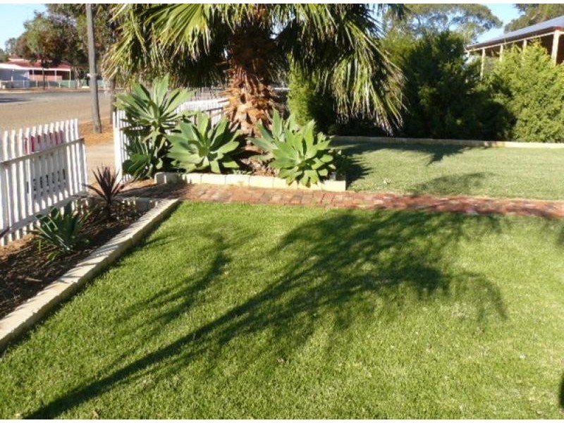 15 Quinlan Street, Goomalling WA 6460