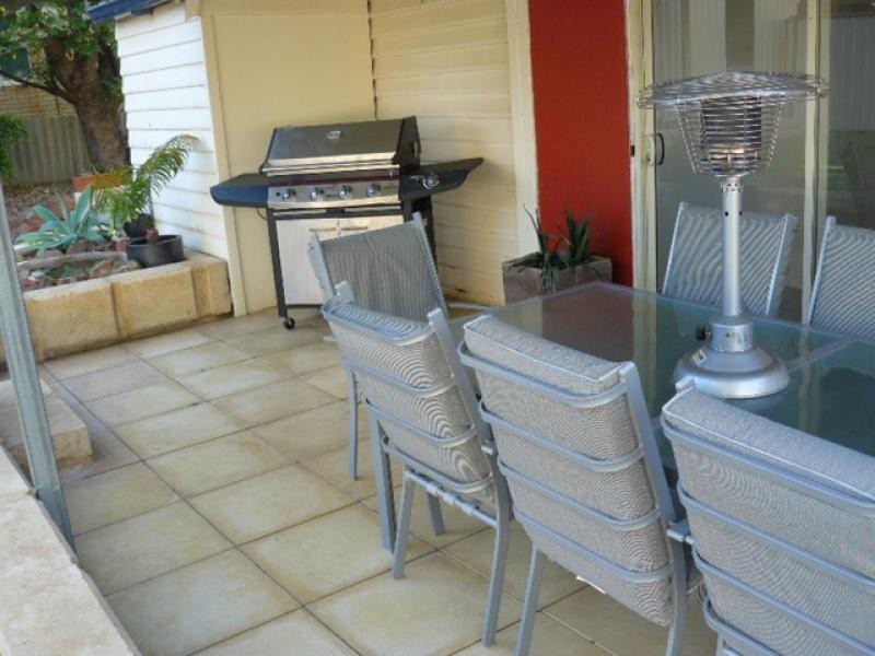 15 Quinlan Street, Goomalling WA 6460