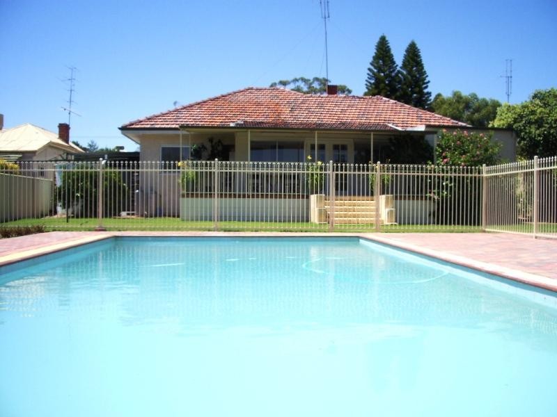 16 Selby Street, Northam WA 6401