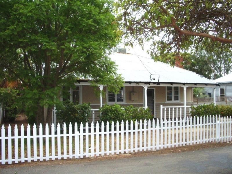 24 Hampton Street, Northam WA 6401