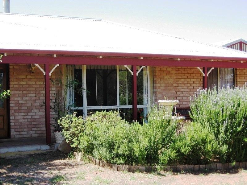127 Woodley Farm Drive, Northam WA 6401