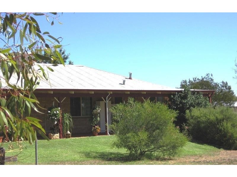 127 Woodley Farm Drive, Northam WA 6401