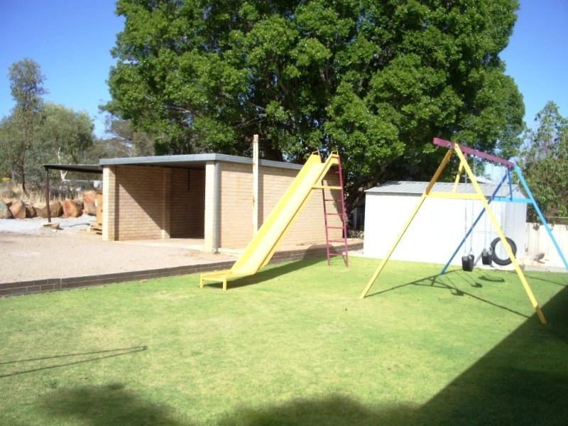 54 Mitchell Street, Cunderdin WA 6407