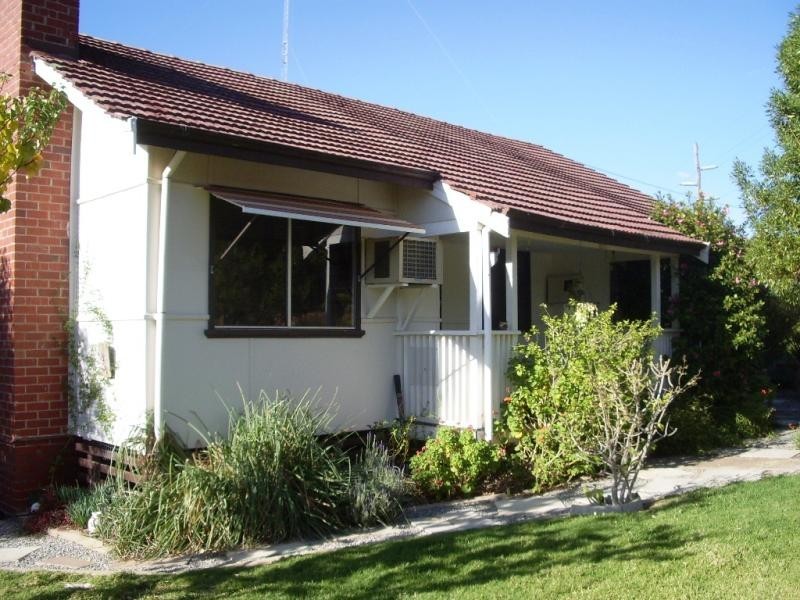 69 Mitchell Street, Cunderdin WA 6407