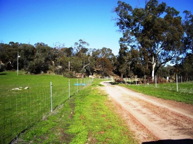 82 Moondyne Road, Mokine via, Northam WA 6401