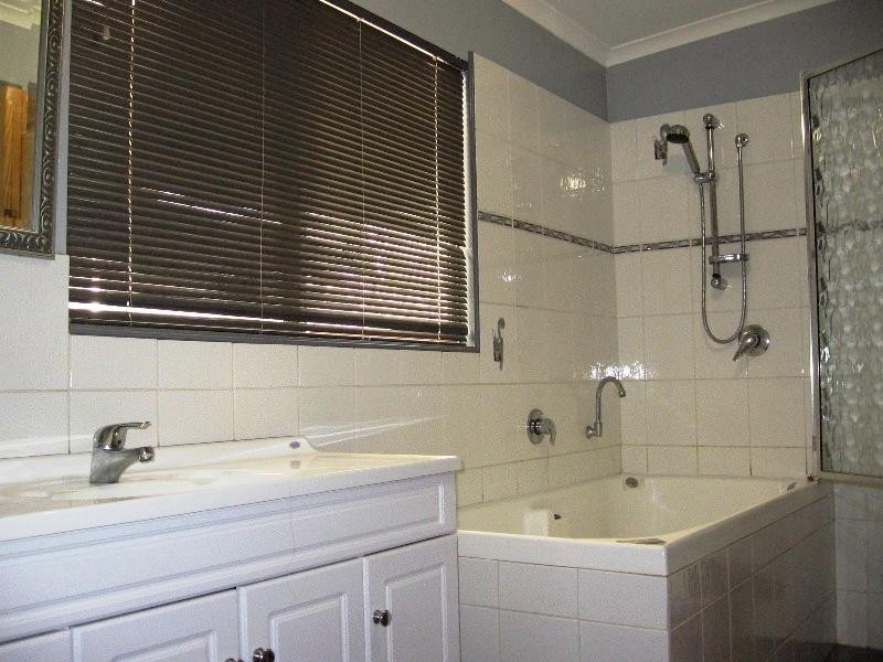 17 Railway Road, Clackline WA 6564