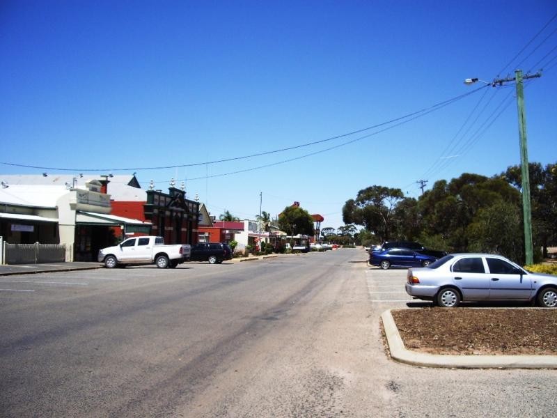 5 Centenary Place, Cunderdin WA 6407