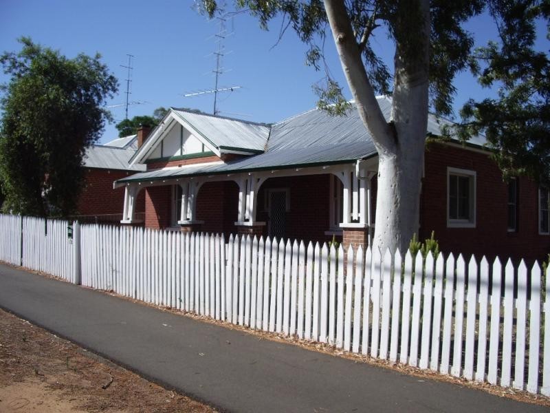 12 Grey Street, Northam WA 6401