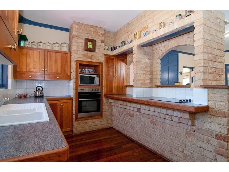 6 Sheenan Road, Cunderdin WA 6407