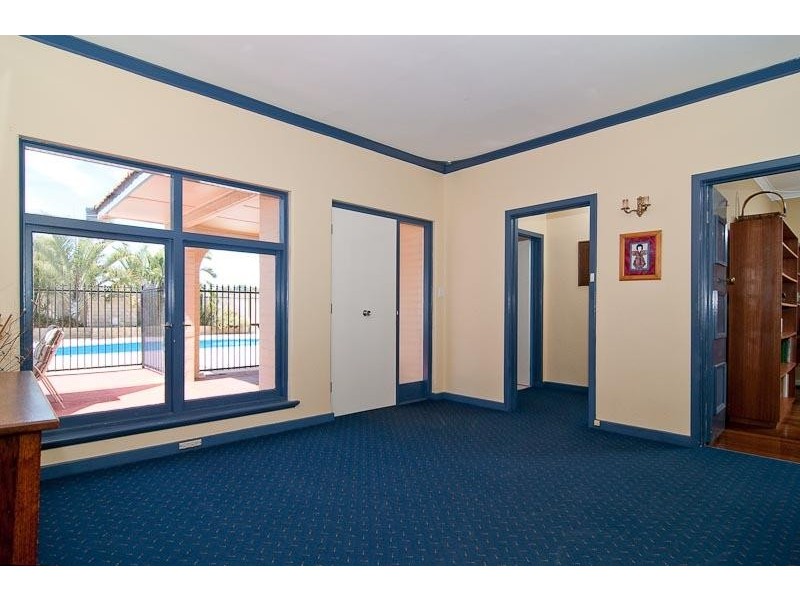 6 Sheenan Road, Cunderdin WA 6407