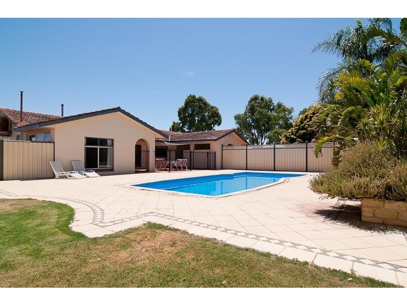 6 Sheenan Road, Cunderdin WA 6407