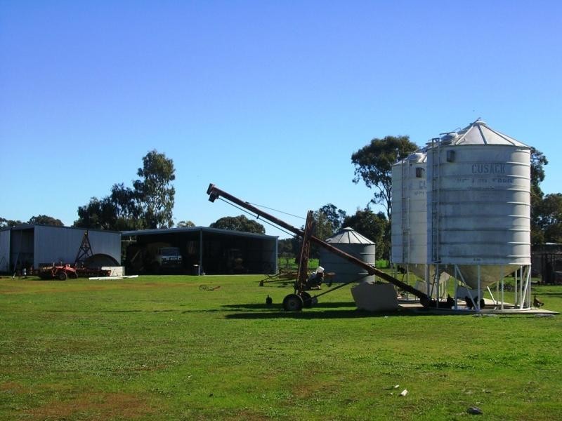 566 FERNIE RD, Toodyay WA 6566