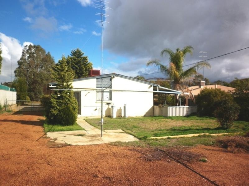 11 Gibbings Street, Northam WA 6401