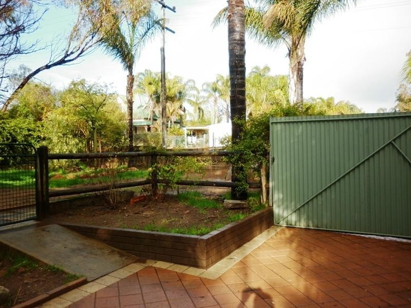 16 Habgood Street, Northam WA 6401