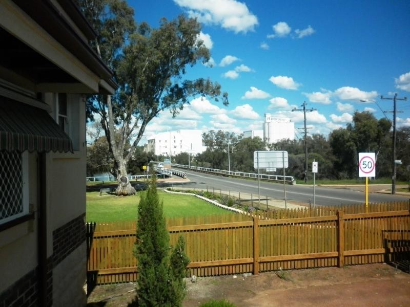 6 Newcastle Road, Northam WA 6401