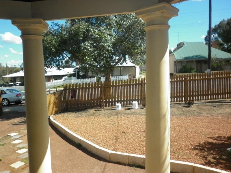 6 Newcastle Road, Northam WA 6401