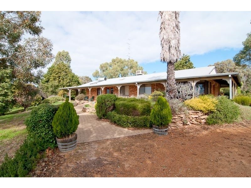 238 Benrua Road, Clackline WA 6564