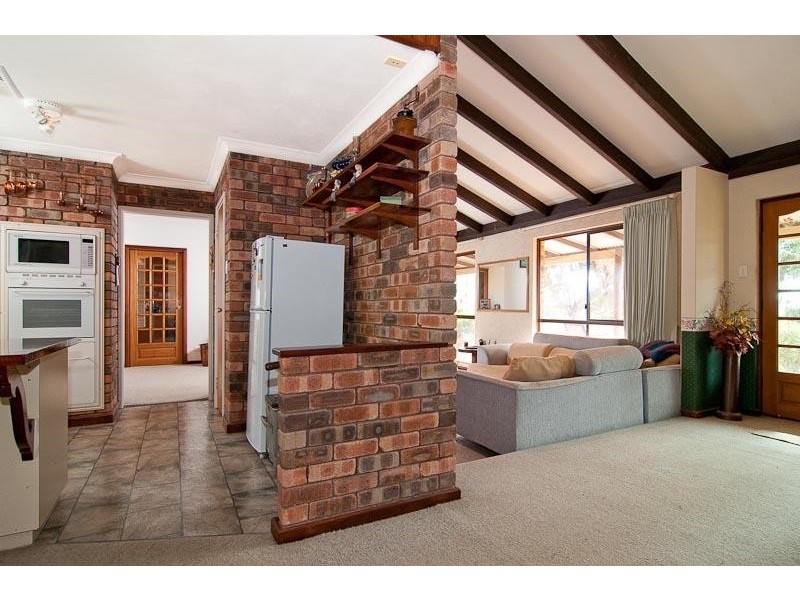 238 Benrua Road, Clackline WA 6564