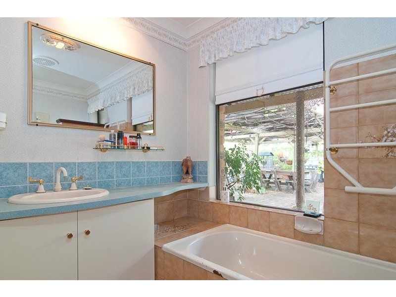 238 Benrua Road, Clackline WA 6564