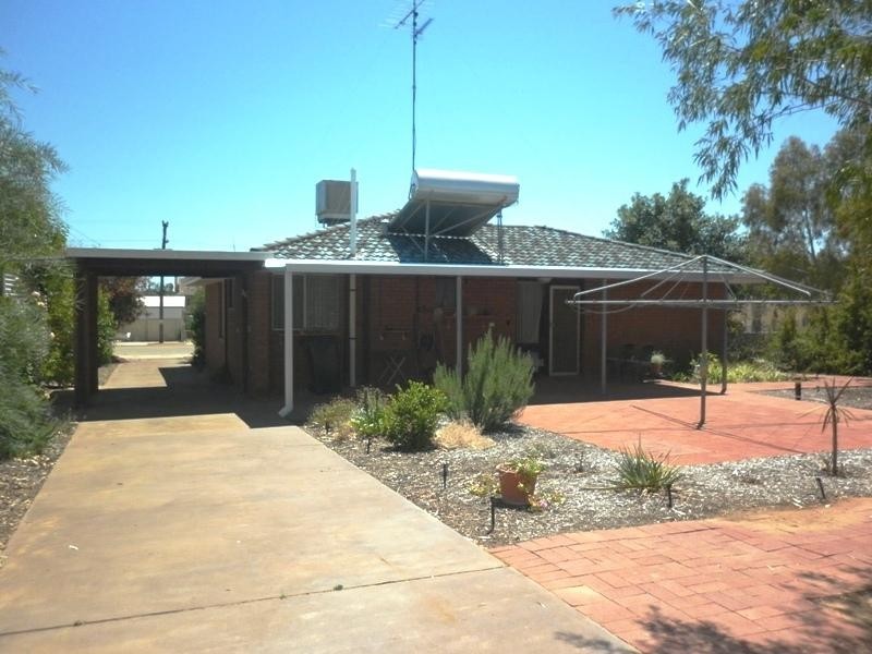 27 Quinlan, Goomalling WA 6460