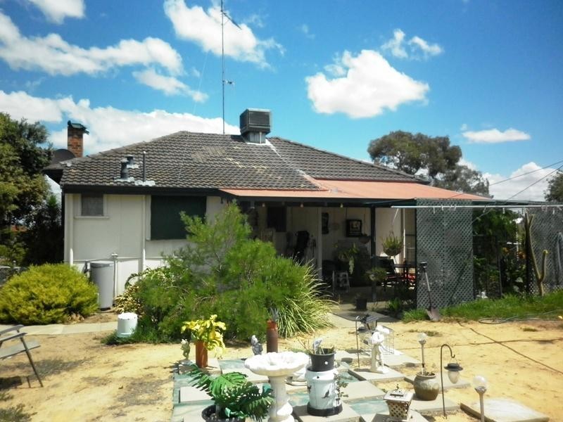 17 Camm Streeet, Wongan Hills WA 6603