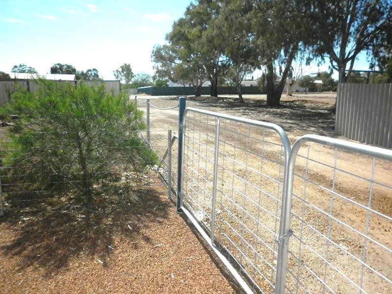 21 Railway Terrace, Goomalling WA 6460